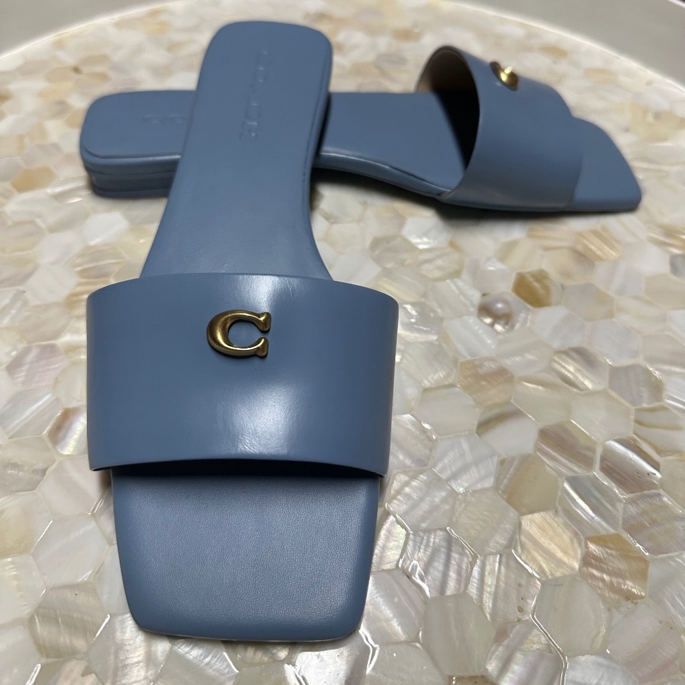 NWT Coach C logo leather slide flat sandal size 8.5 Bluebelle Color!